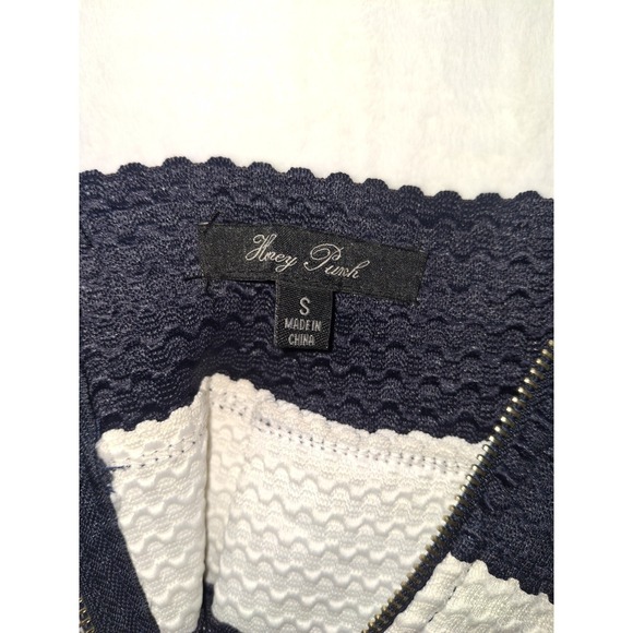 HONEY PUNCH Navy/White Striped Textured Structural Skirt ( Women's Small) - Picture 8 of 8